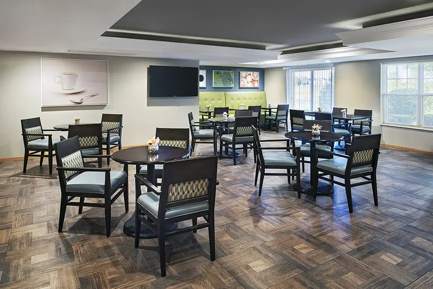 Dining area of American House Cedarlake, a senior living community in Plainfield, Illinois