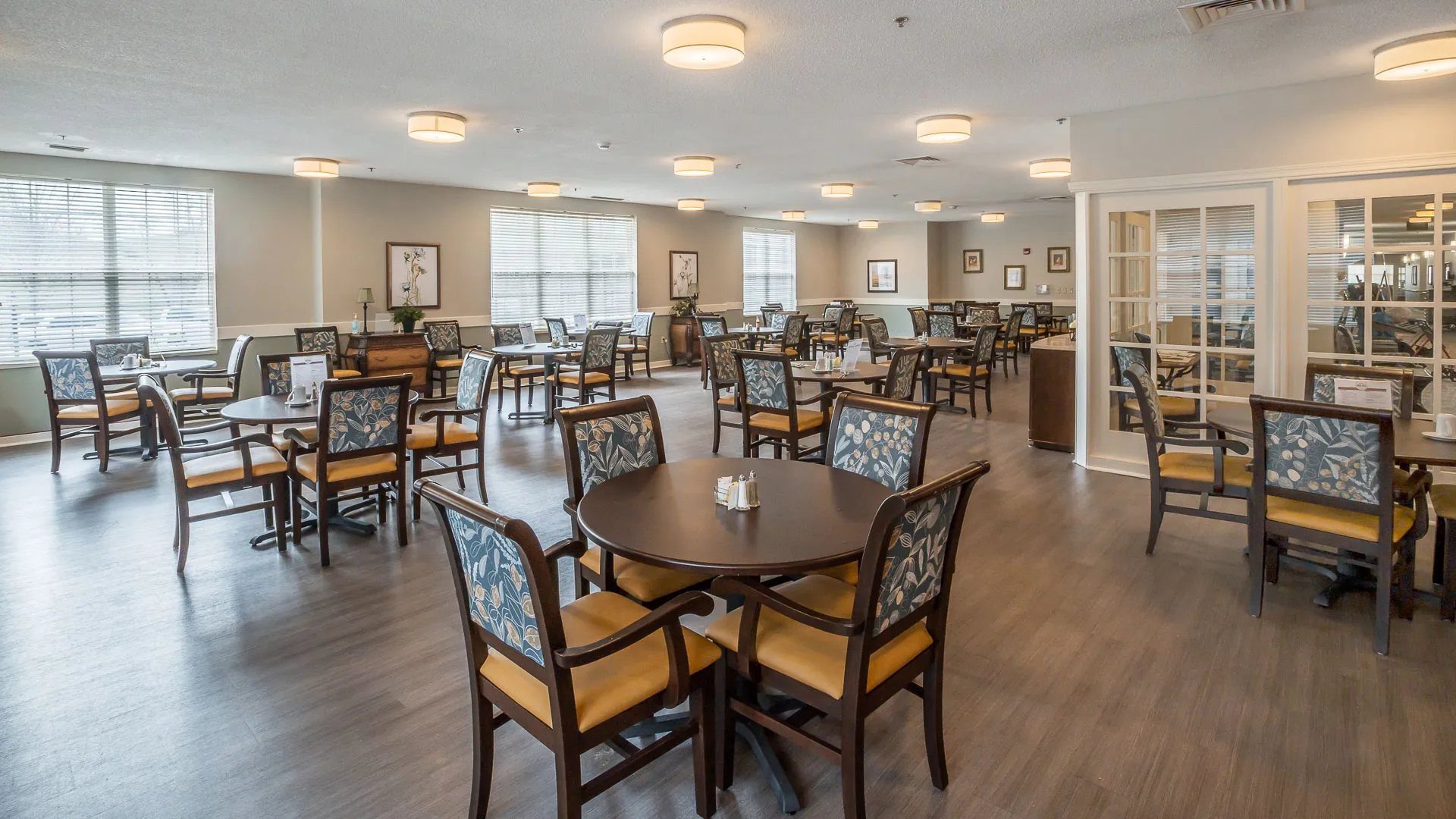 American House Bristol assisted living and memory care community dining room