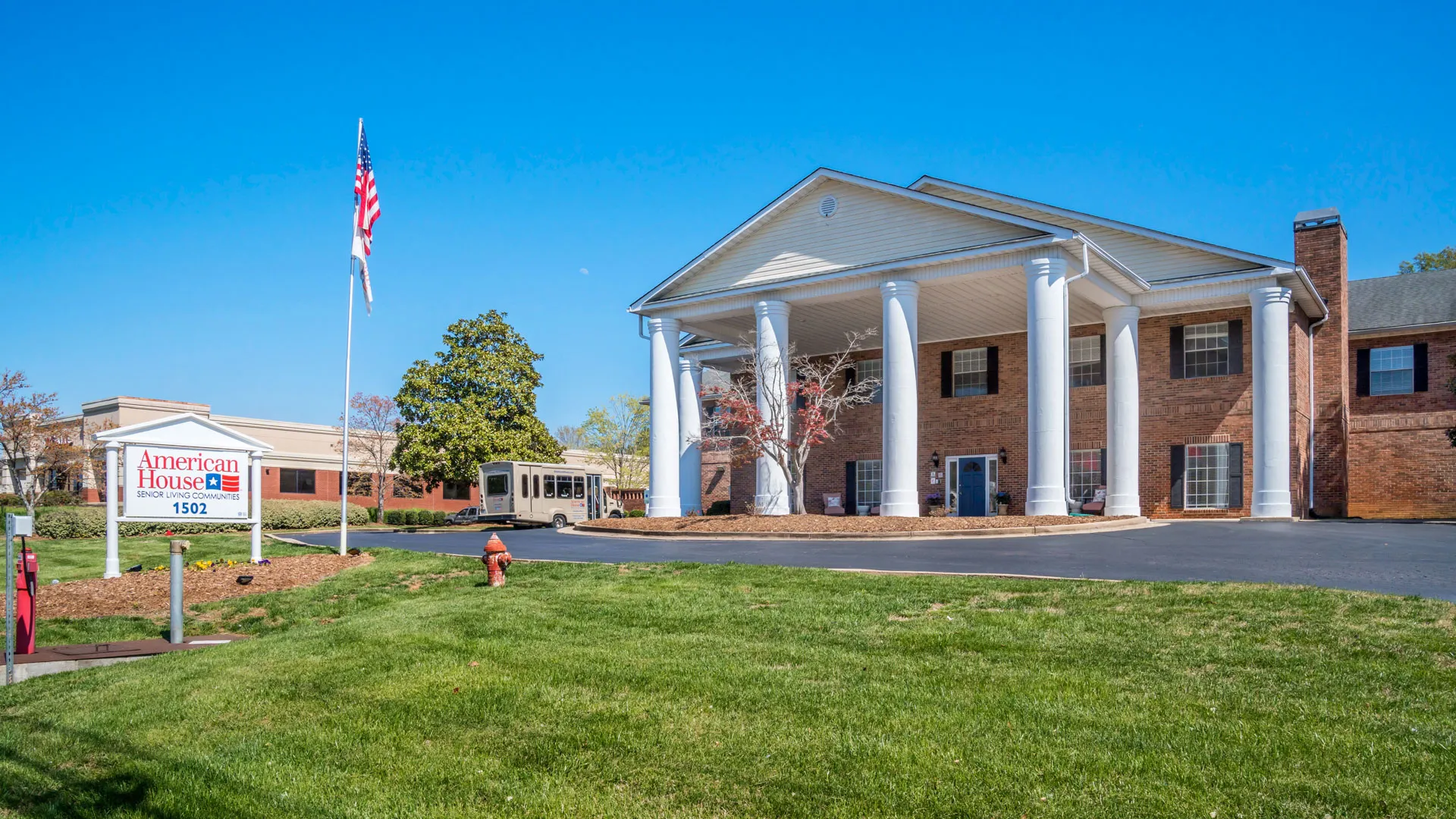 American House in Chattanooga assisted living and memory care facility front entrance