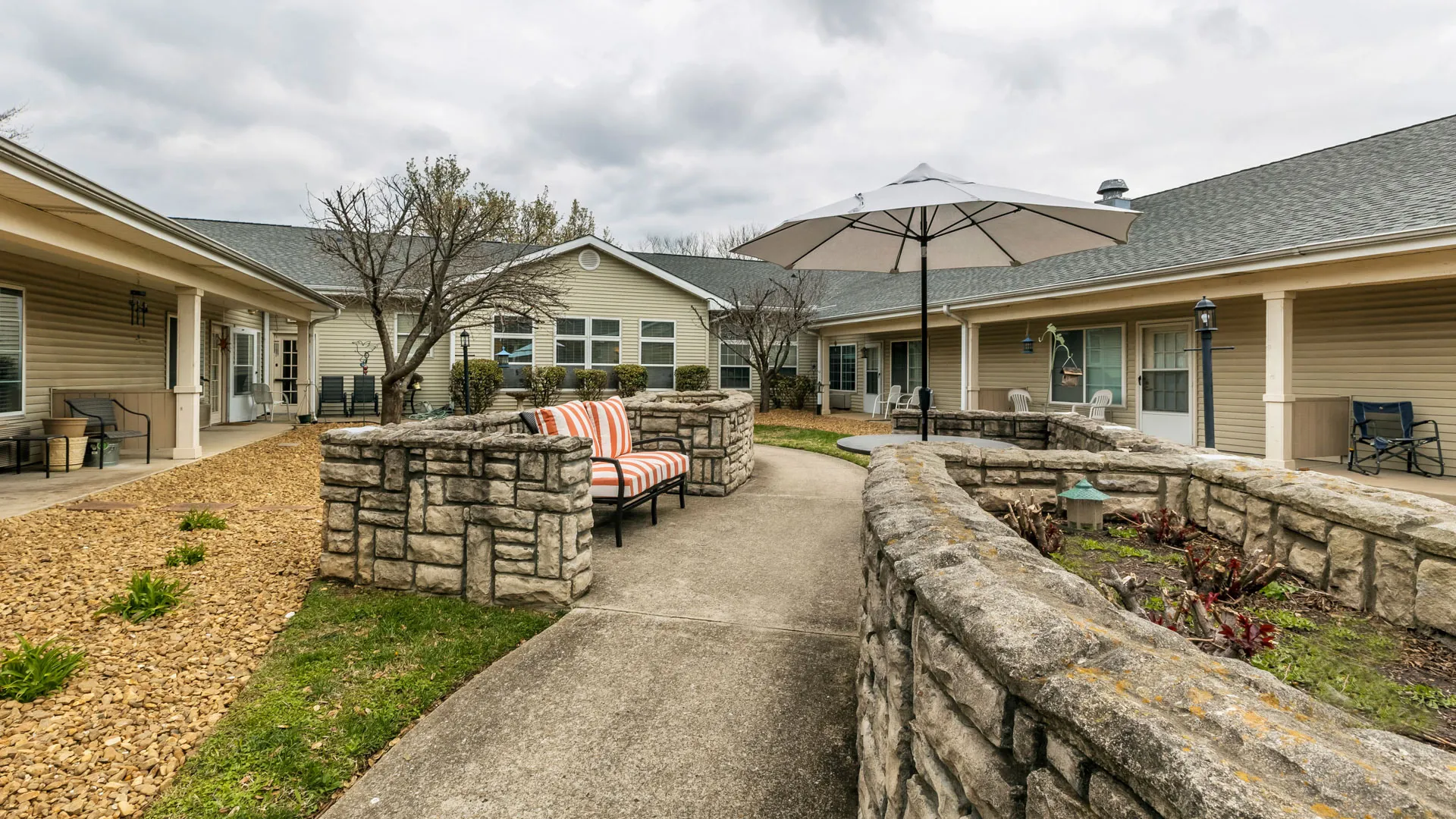 Outdoor courtyard American House Lebanon assisted living and memory care facility