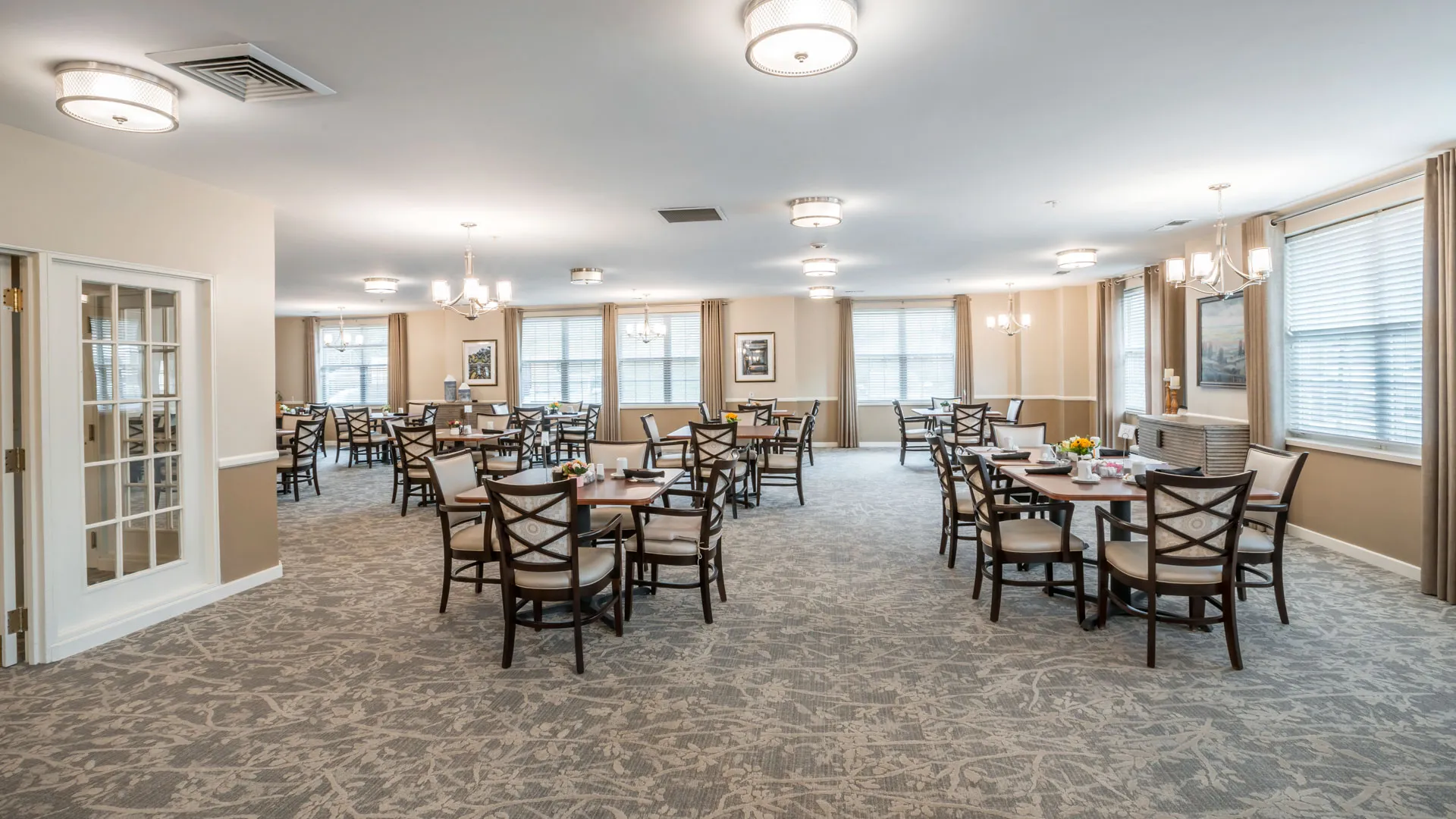 Dining Room at American House West Knoxville Assisted Living Facility