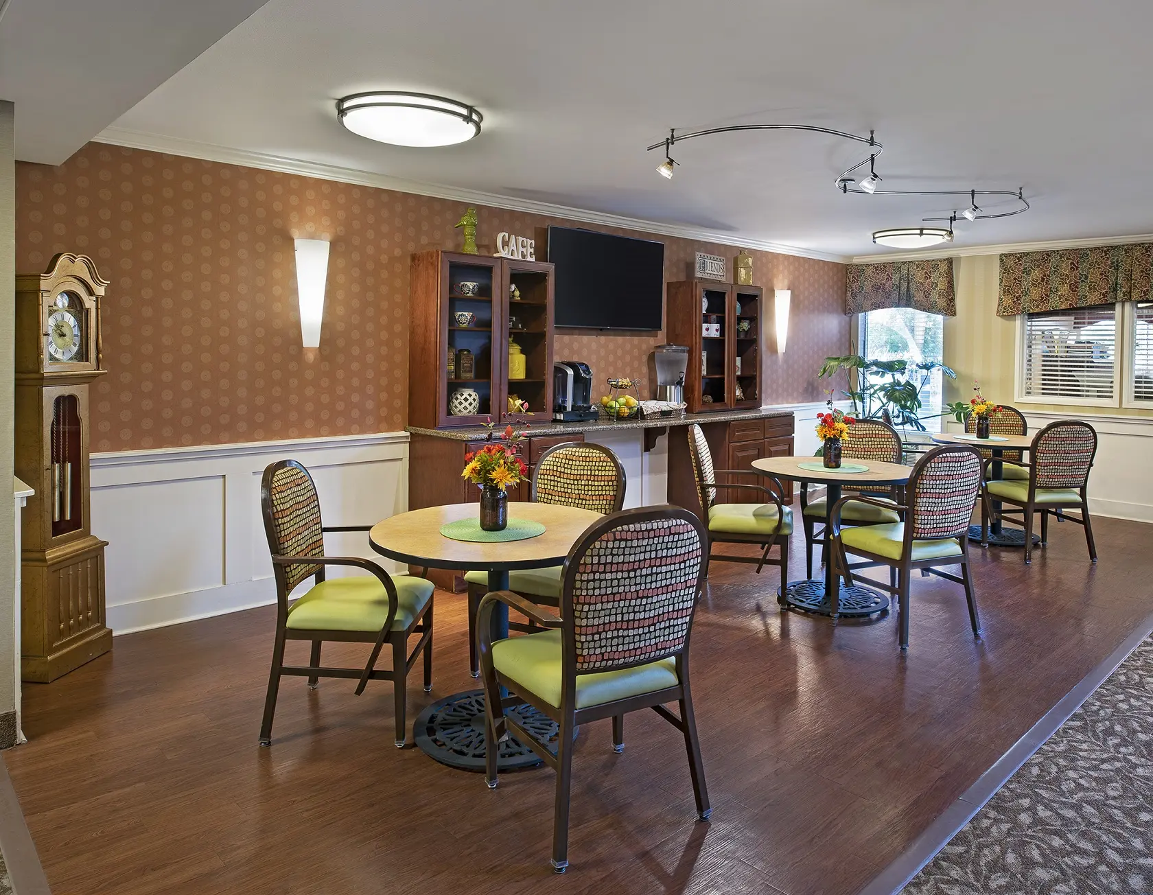 Dining area of American House Carpenter, a senior living community in Ypsilanti, Michigan
