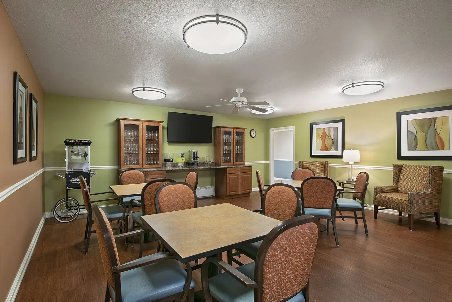 Activity room / common area of American House Charlevoix, a retirement community in Charlevoix, Michigan