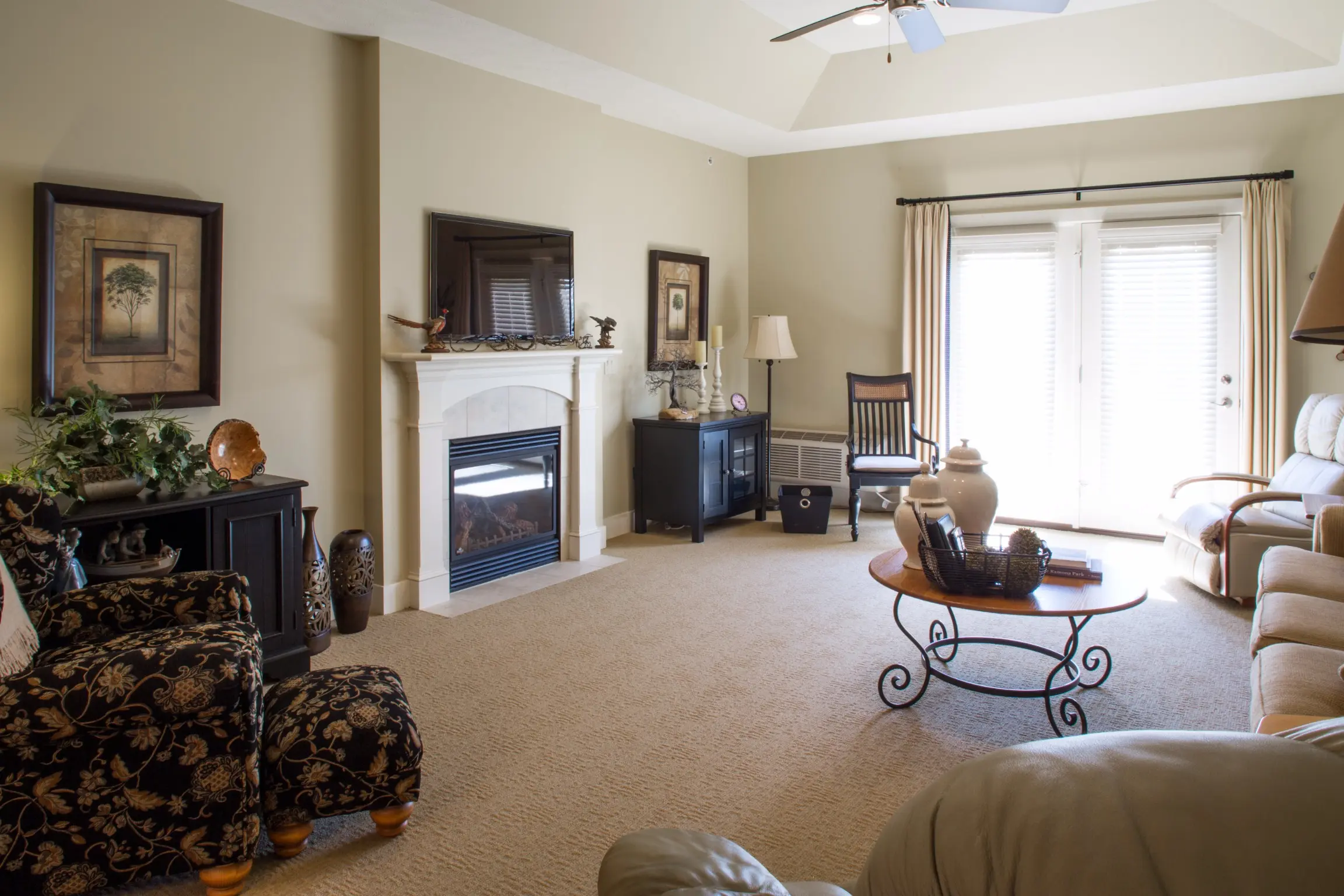 Apartment living room at American House Jenison