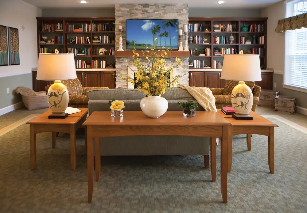 Cozy library at American House Macedonia, a senior living community in Macedonia, Ohio.