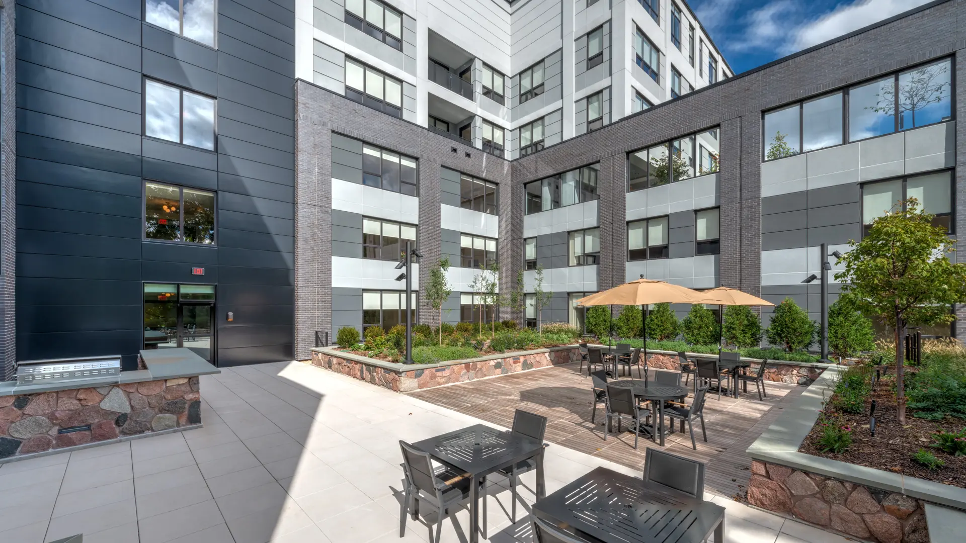 Outdoor dining patio at American House Oak Park, a luxury retirement home in Oak Park, Illinois