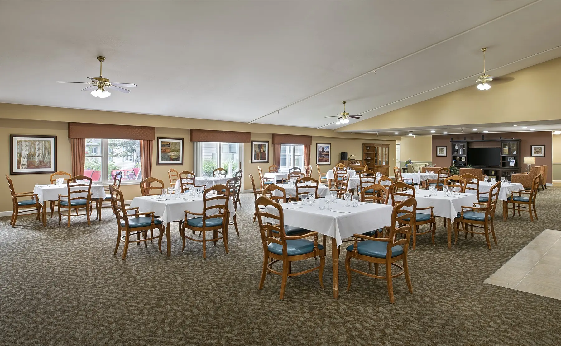 Dining room at American House Petoskey, a senior home in Petoskey, Michigan