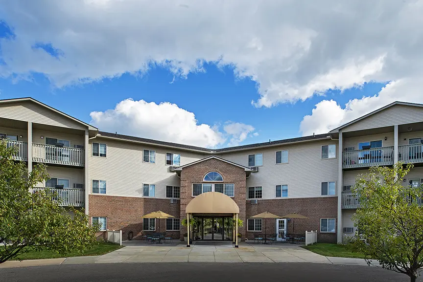 Exterior view of American House Southgate, a senior living community in Southgate, MI