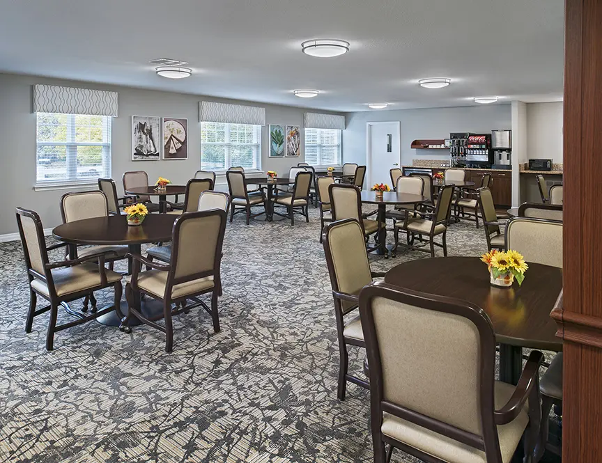 Dining Room at American House Village Senior Living Community in Rochester Hills, MI adsf
