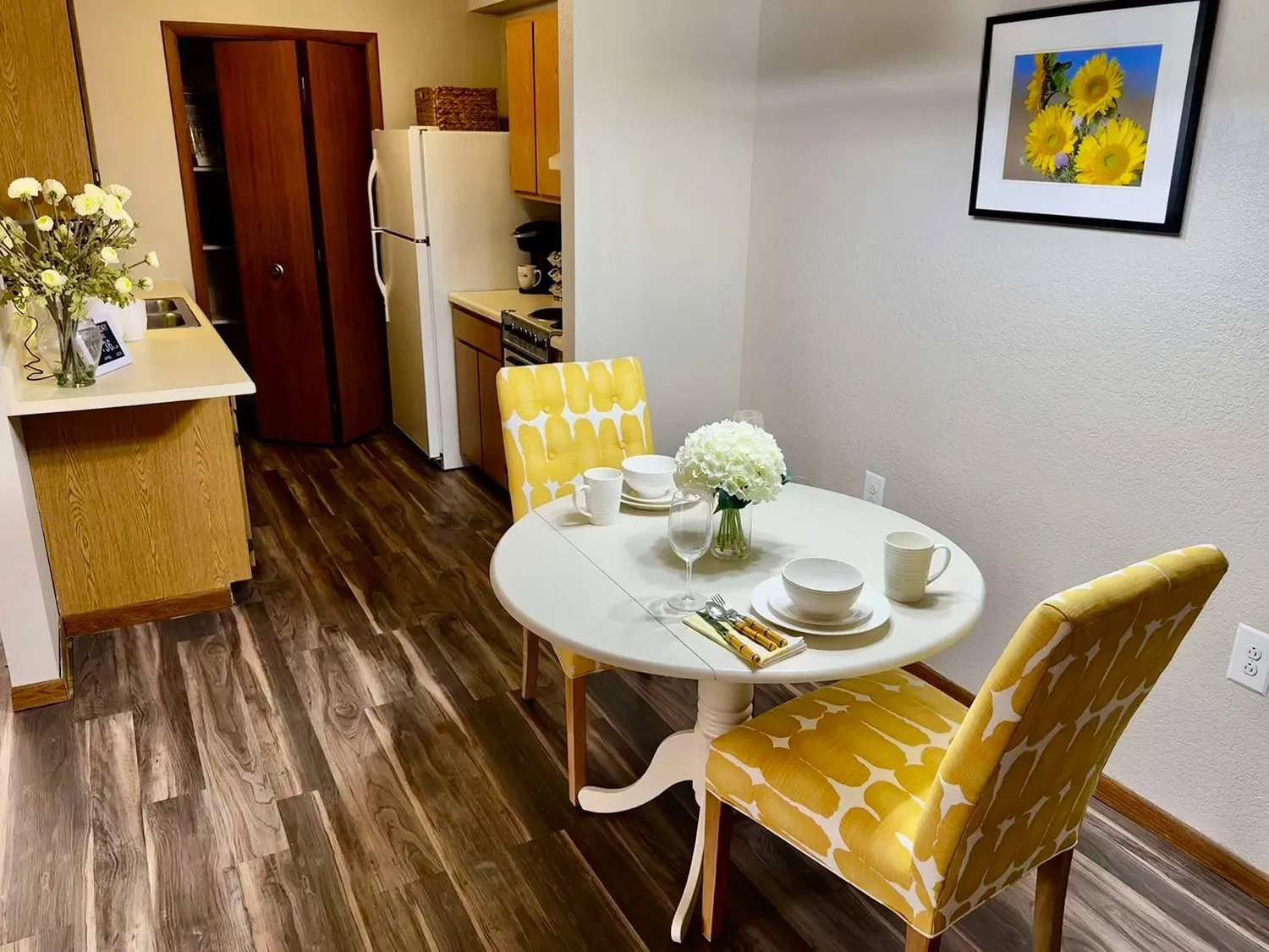 dining area and kitchen in a 55+ independent living apartment in Westland